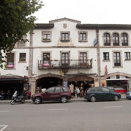 Hotel Pensión Plaza del Ayuntamiento Onís Exterior foto