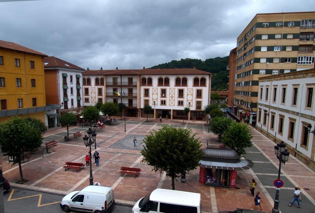 Hotel Pensión Plaza del Ayuntamiento Onís Exterior foto