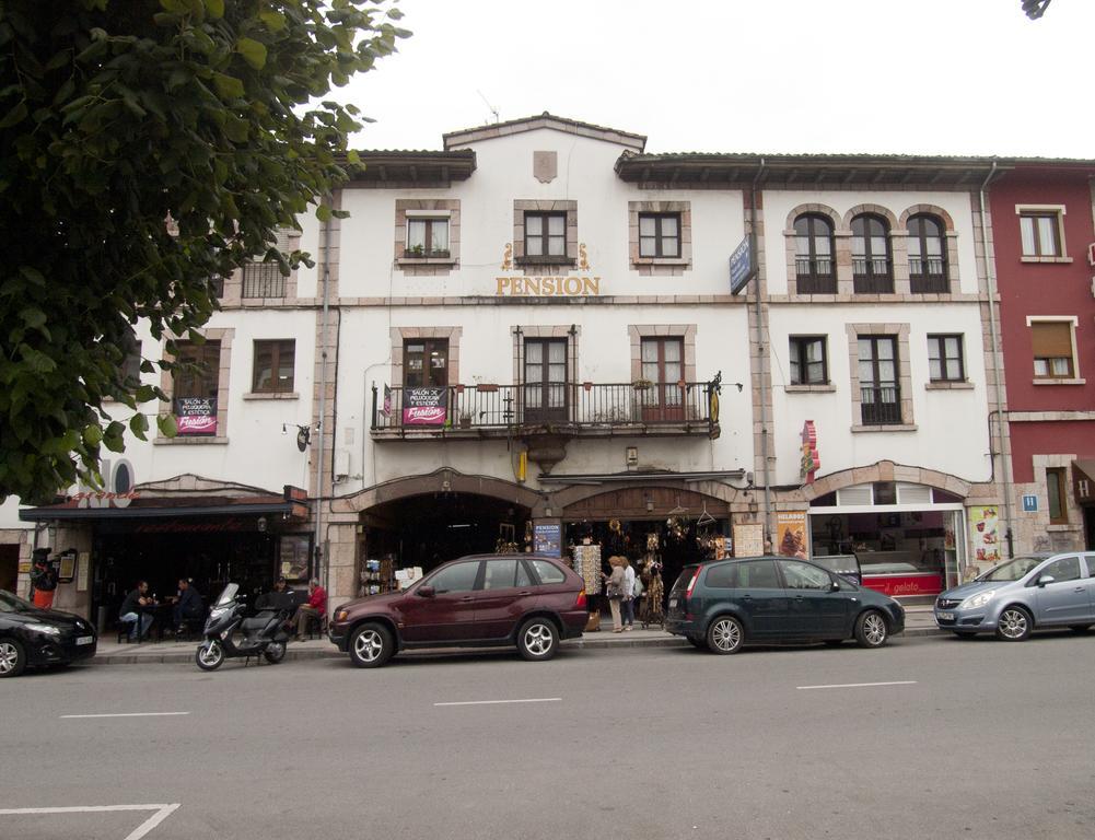 Hotel Pensión Plaza del Ayuntamiento Onís Exterior foto